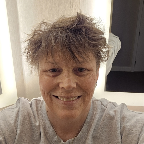 Meet your Posher, Kelly - Picture 2 of 2